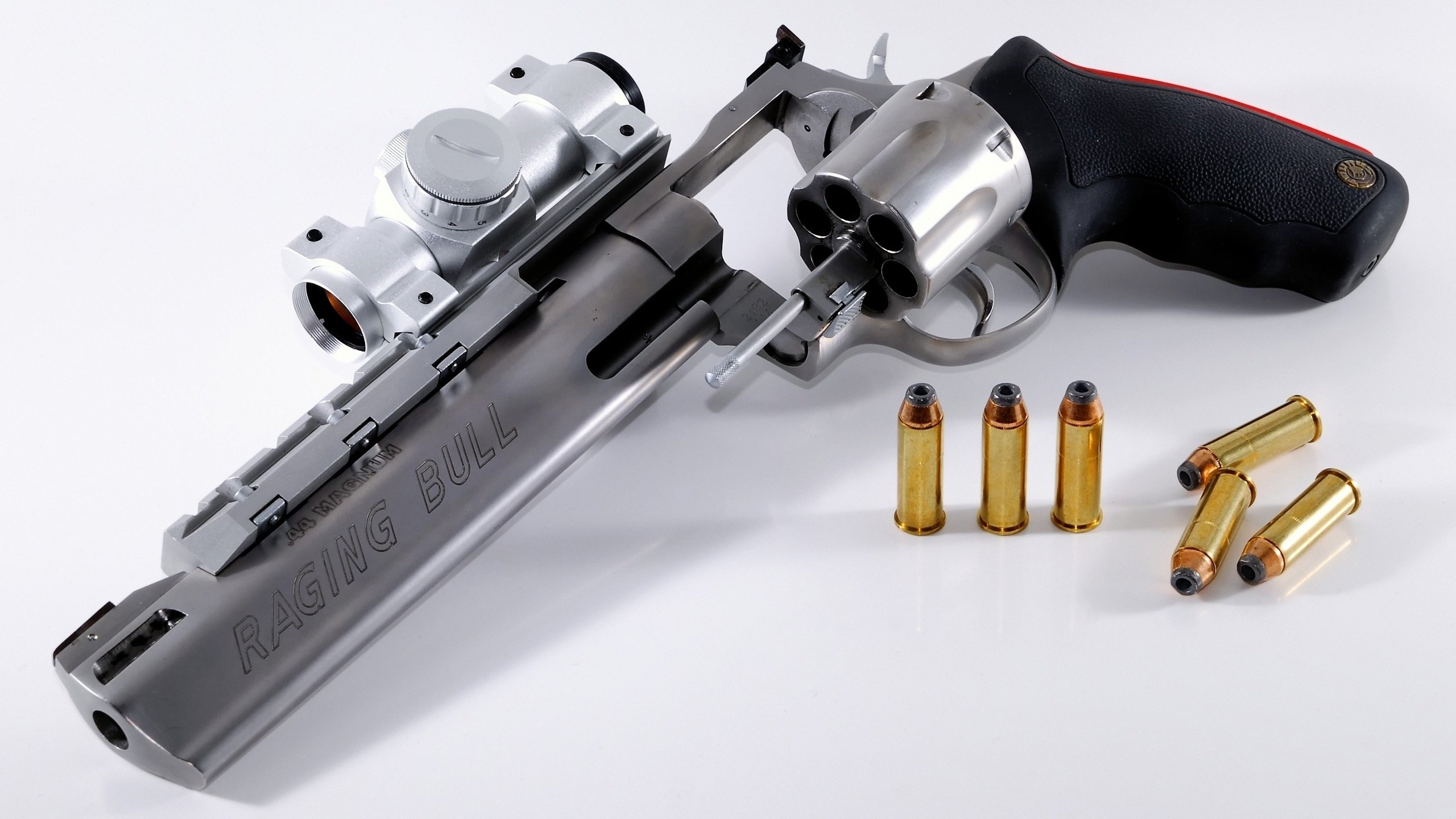 爱游戏中国官方网站平台-女子足球成绩突出但基础力量与支持体系需加强，女子足球队训练计划